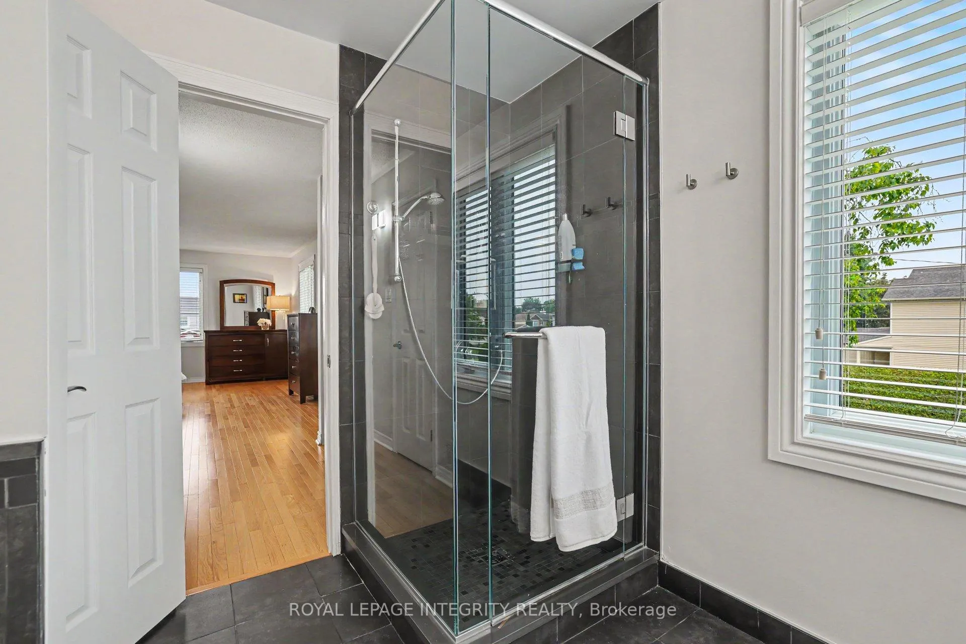Photo 30 of 1642 Champneuf Drive, Ottawa, Chateauneuf — HOMEH