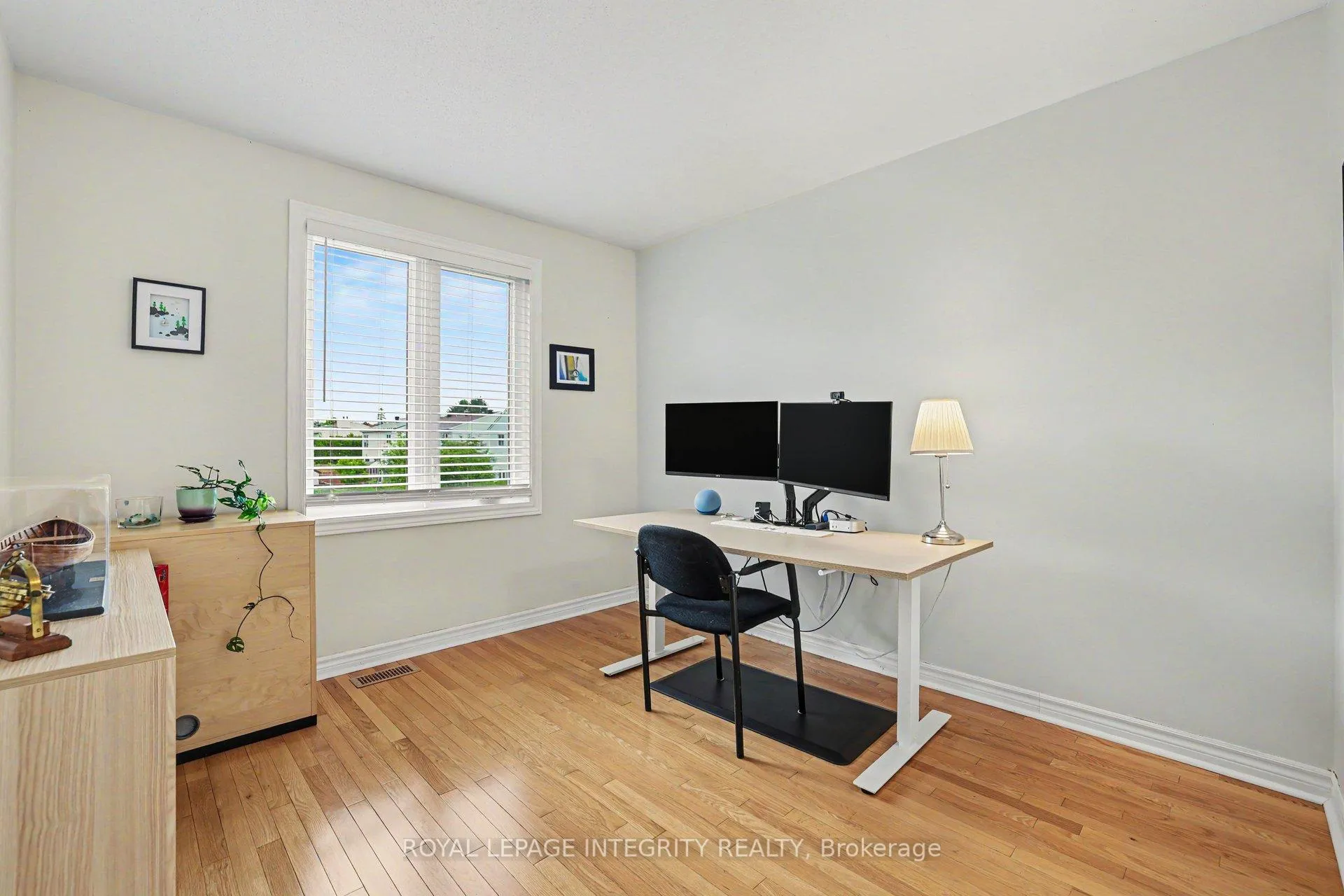 Photo 33 of 1642 Champneuf Drive, Ottawa, Chateauneuf — HOMEH