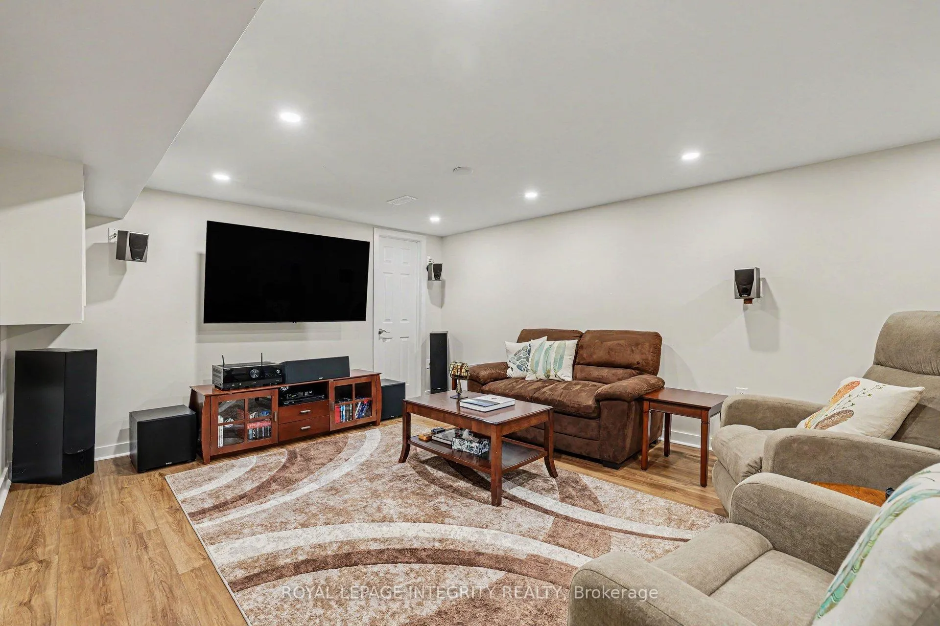 Photo 35 of 1642 Champneuf Drive, Ottawa, Chateauneuf — HOMEH