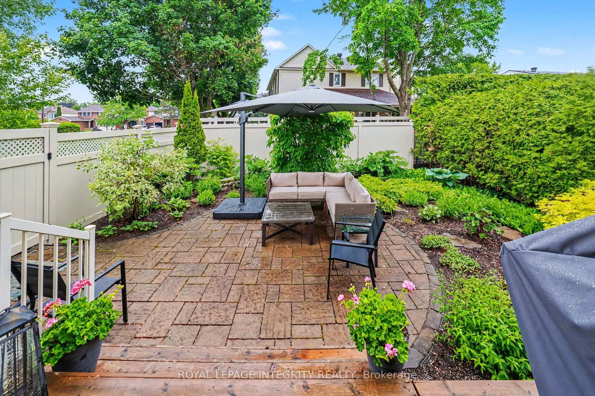 Photo 39 of 1642 Champneuf Drive, Ottawa, Chateauneuf — HOMEH