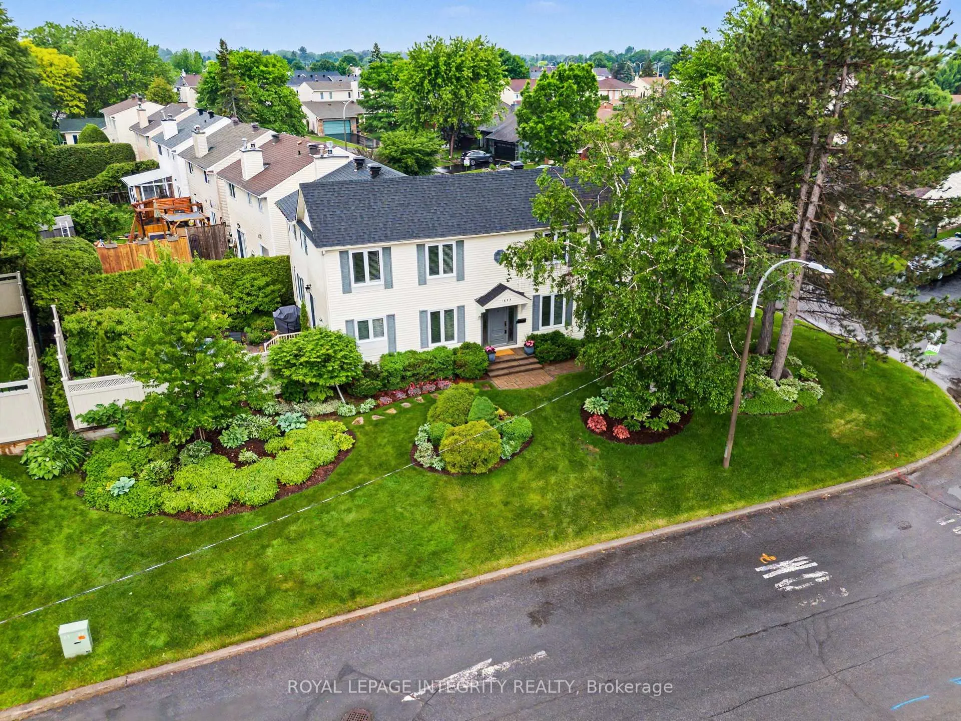 Photo 42 of 1642 Champneuf Drive, Ottawa, Chateauneuf — HOMEH