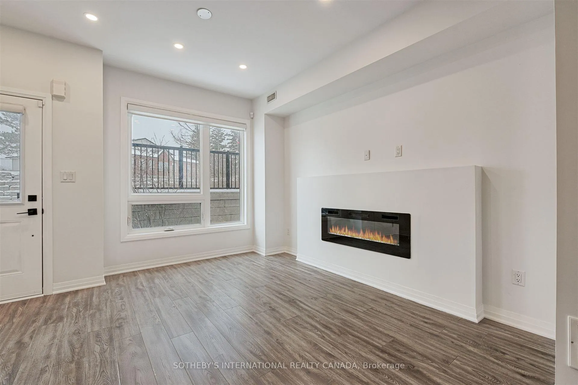 Photo 4 of 1654 Pleasure Valley Path, Oshawa, Samac — HOMEH