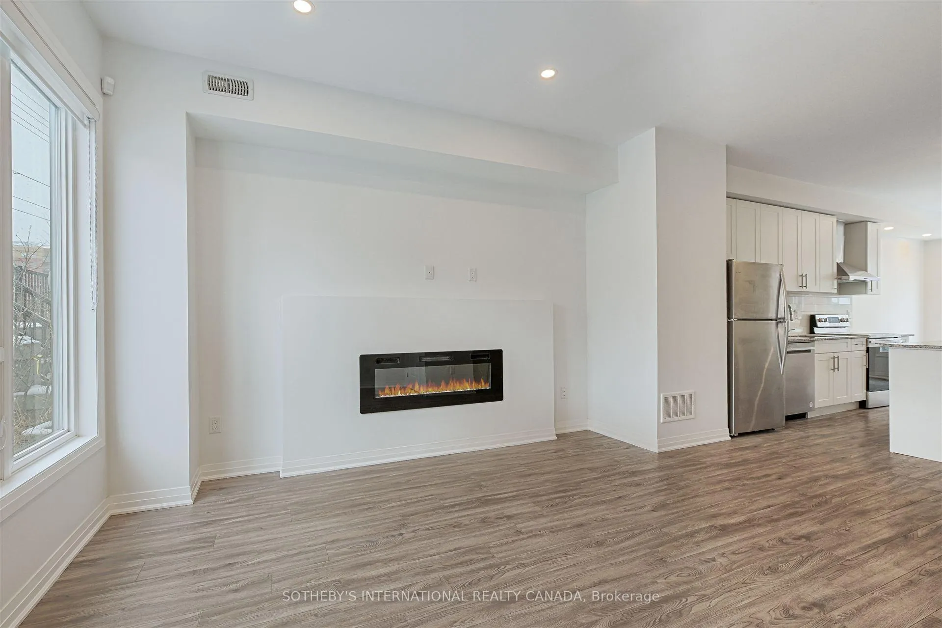 Photo 5 of 1654 Pleasure Valley Path, Oshawa, Samac — HOMEH