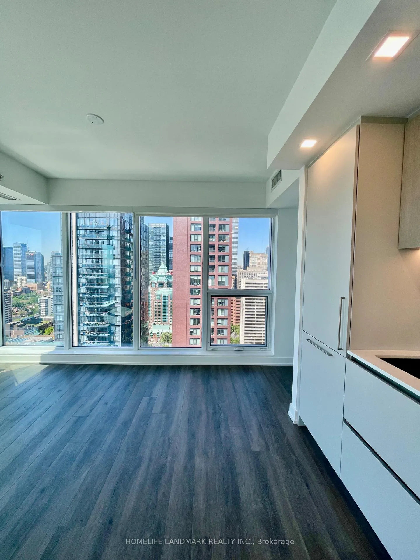 Photo 10 of Unit 3002, 609 Sherbourne Street, Toronto, North St. James Town — HOMEH