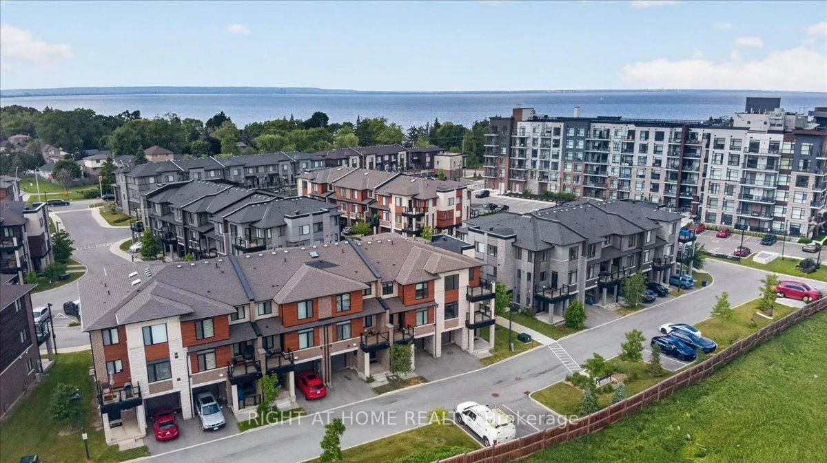 Photo 3 of Unit 67, 590 North Service Road, Hamilton, Lakeshore — HOMEH