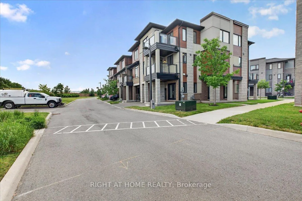 Photo 5 of Unit 67, 590 North Service Road, Hamilton, Lakeshore — HOMEH