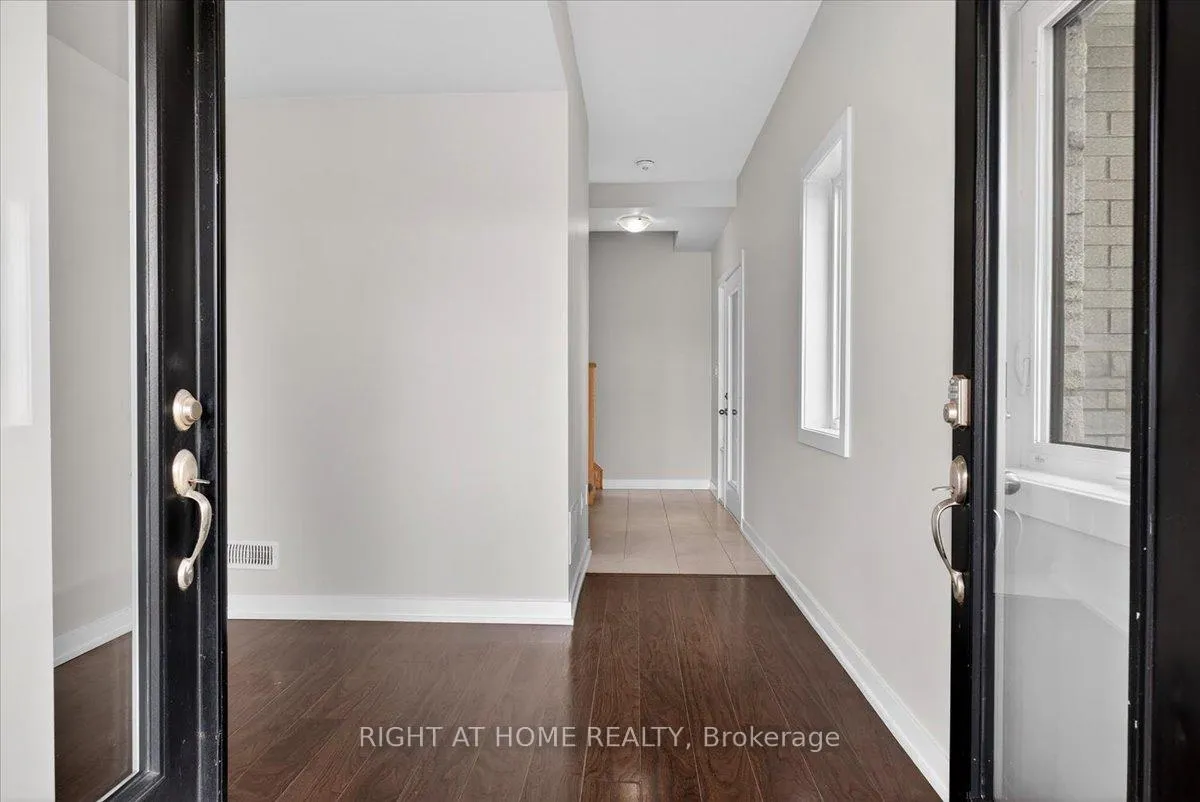 Photo 10 of Unit 67, 590 North Service Road, Hamilton, Lakeshore — HOMEH