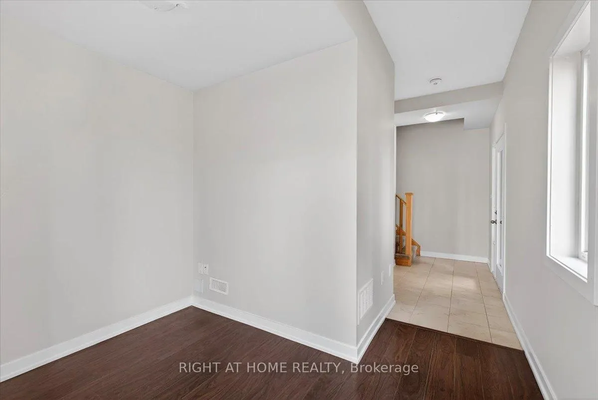 Photo 11 of Unit 67, 590 North Service Road, Hamilton, Lakeshore — HOMEH