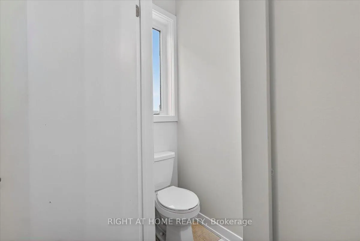 Photo 23 of Unit 67, 590 North Service Road, Hamilton, Lakeshore — HOMEH
