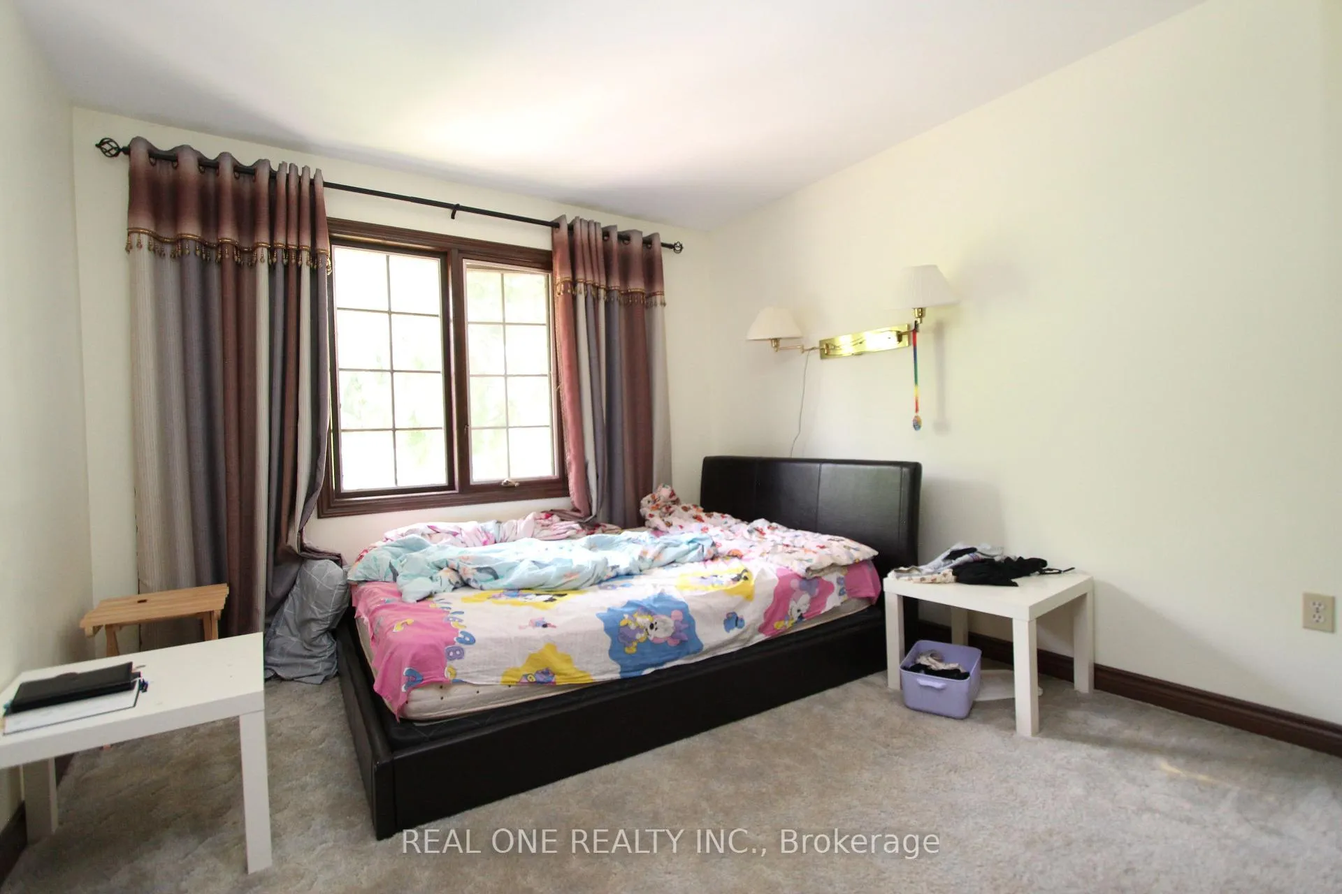 Photo 18 of 53 Hillview Boulevard, London, North A — HOMEH