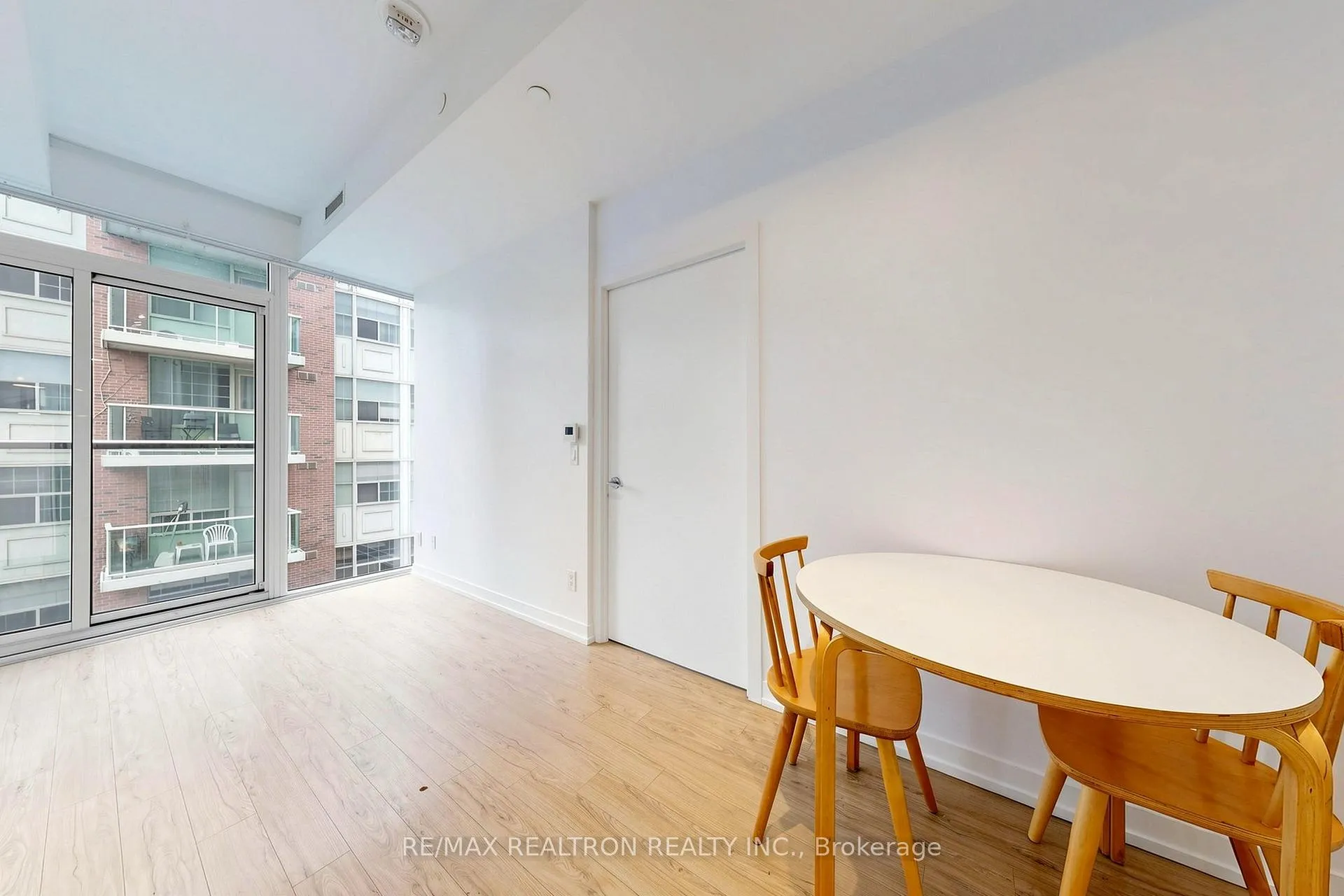 Photo 8 of Unit 521, 85 Wood Street, Toronto, Church-Yonge Corridor — HOMEH