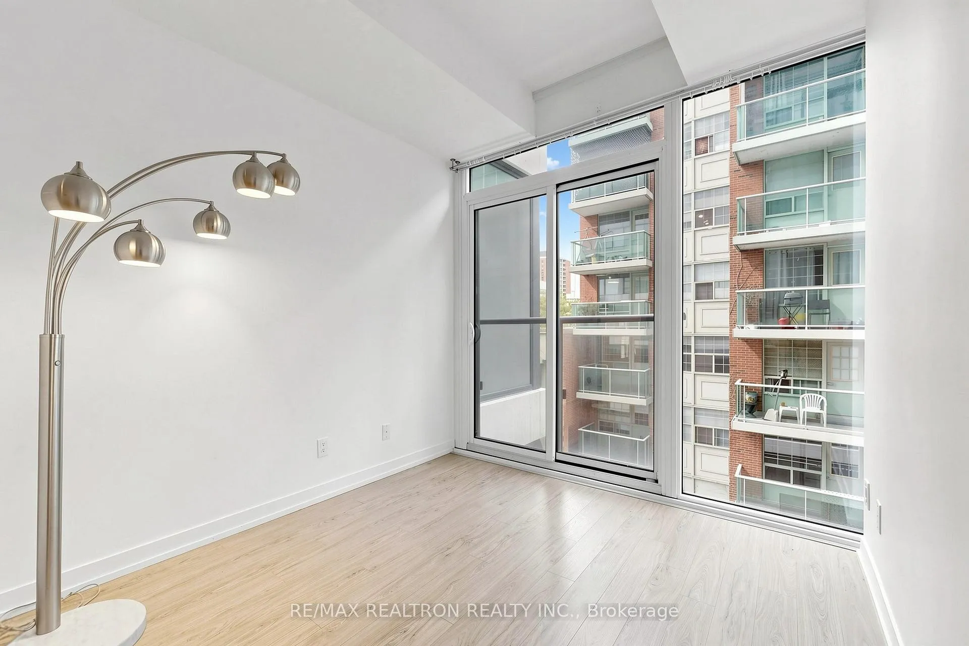 Photo 9 of Unit 521, 85 Wood Street, Toronto, Church-Yonge Corridor — HOMEH