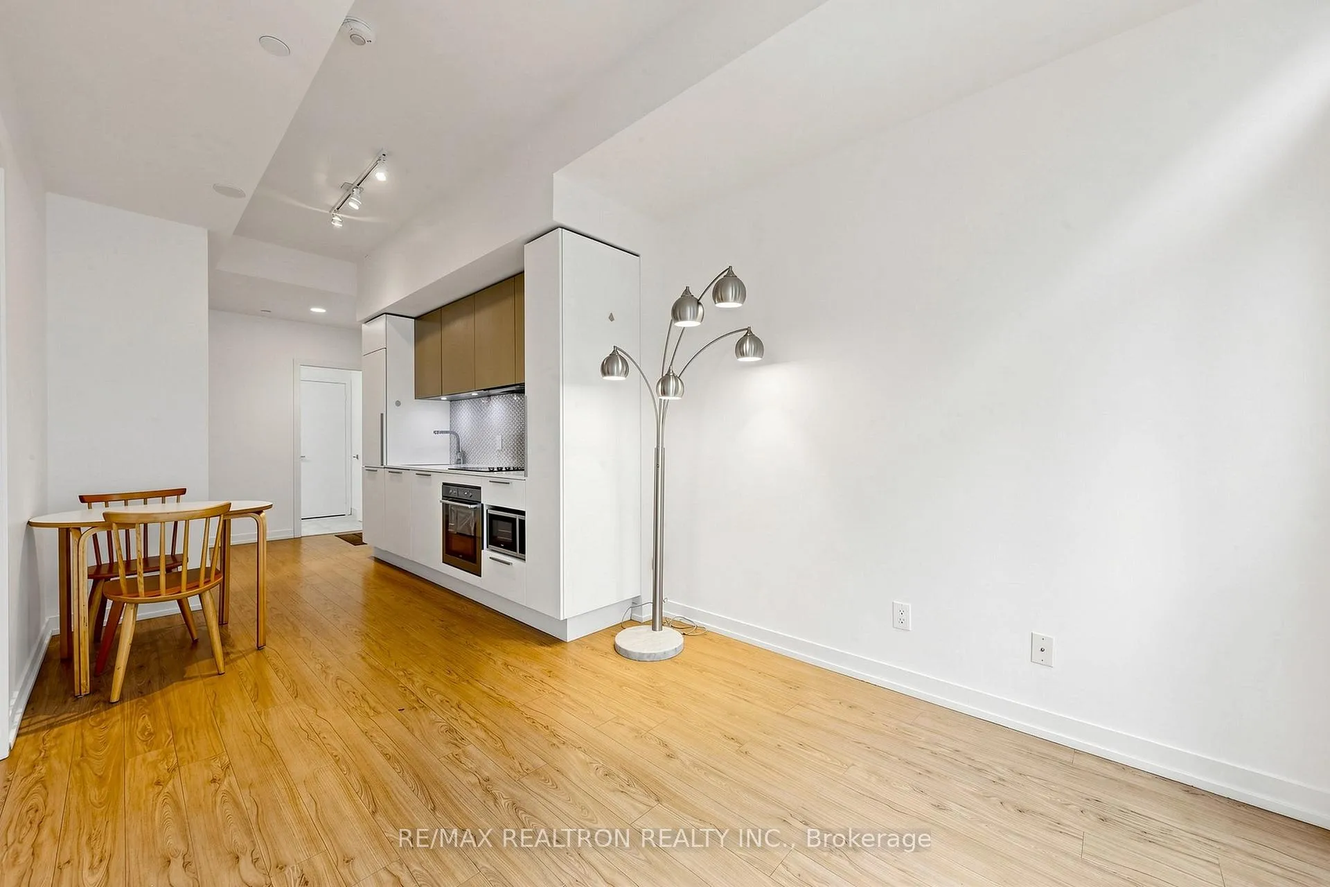 Photo 10 of Unit 521, 85 Wood Street, Toronto, Church-Yonge Corridor — HOMEH