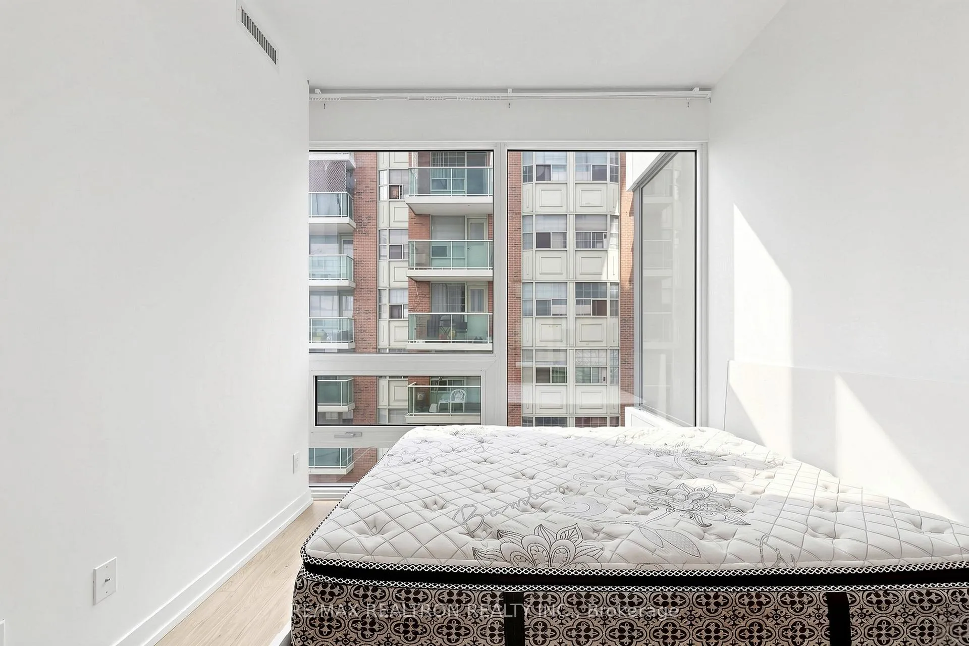 Photo 19 of Unit 521, 85 Wood Street, Toronto, Church-Yonge Corridor — HOMEH