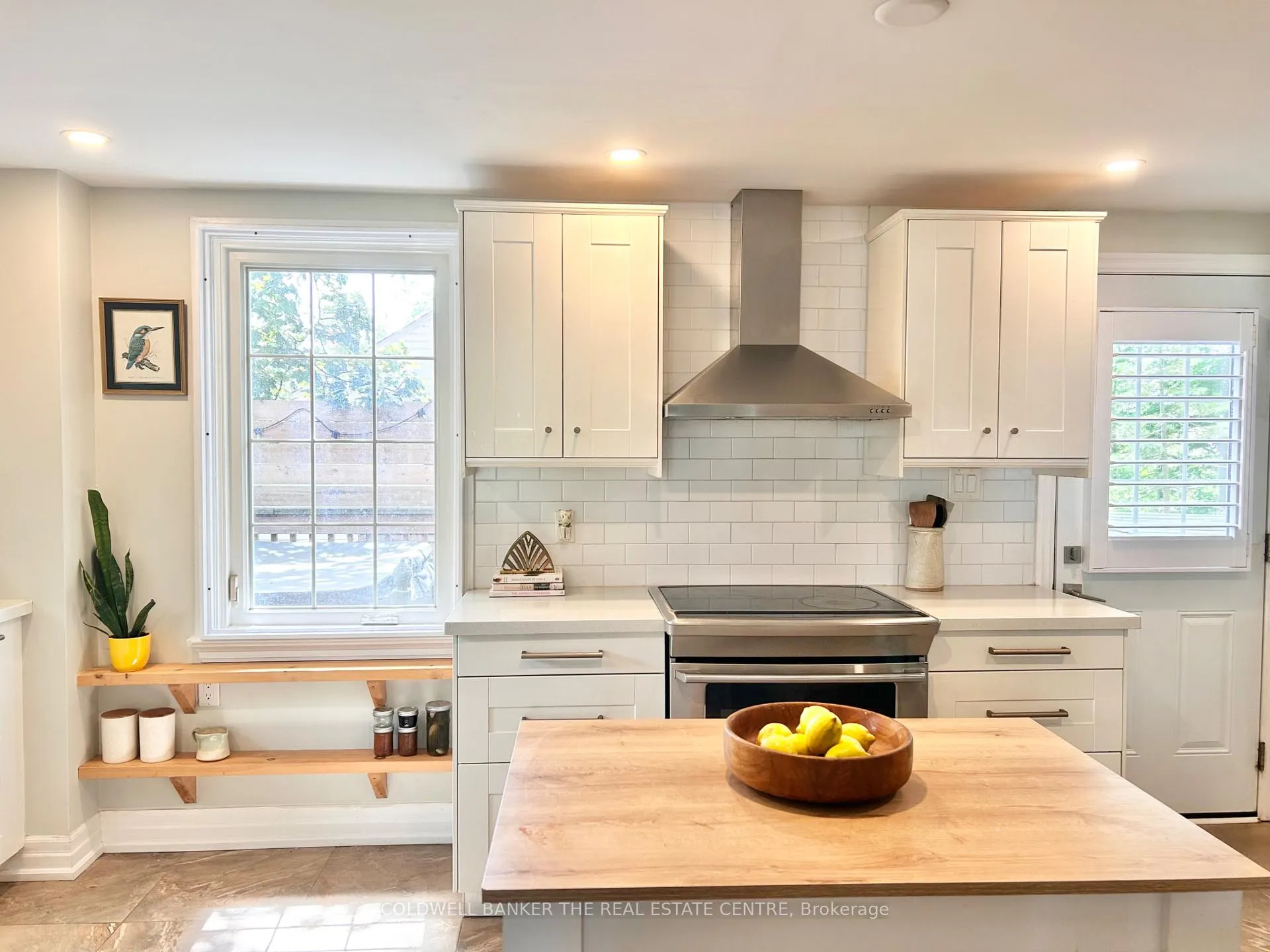 Photo 2 of 35 Grove Street E, Barrie, Wellington — HOMEH