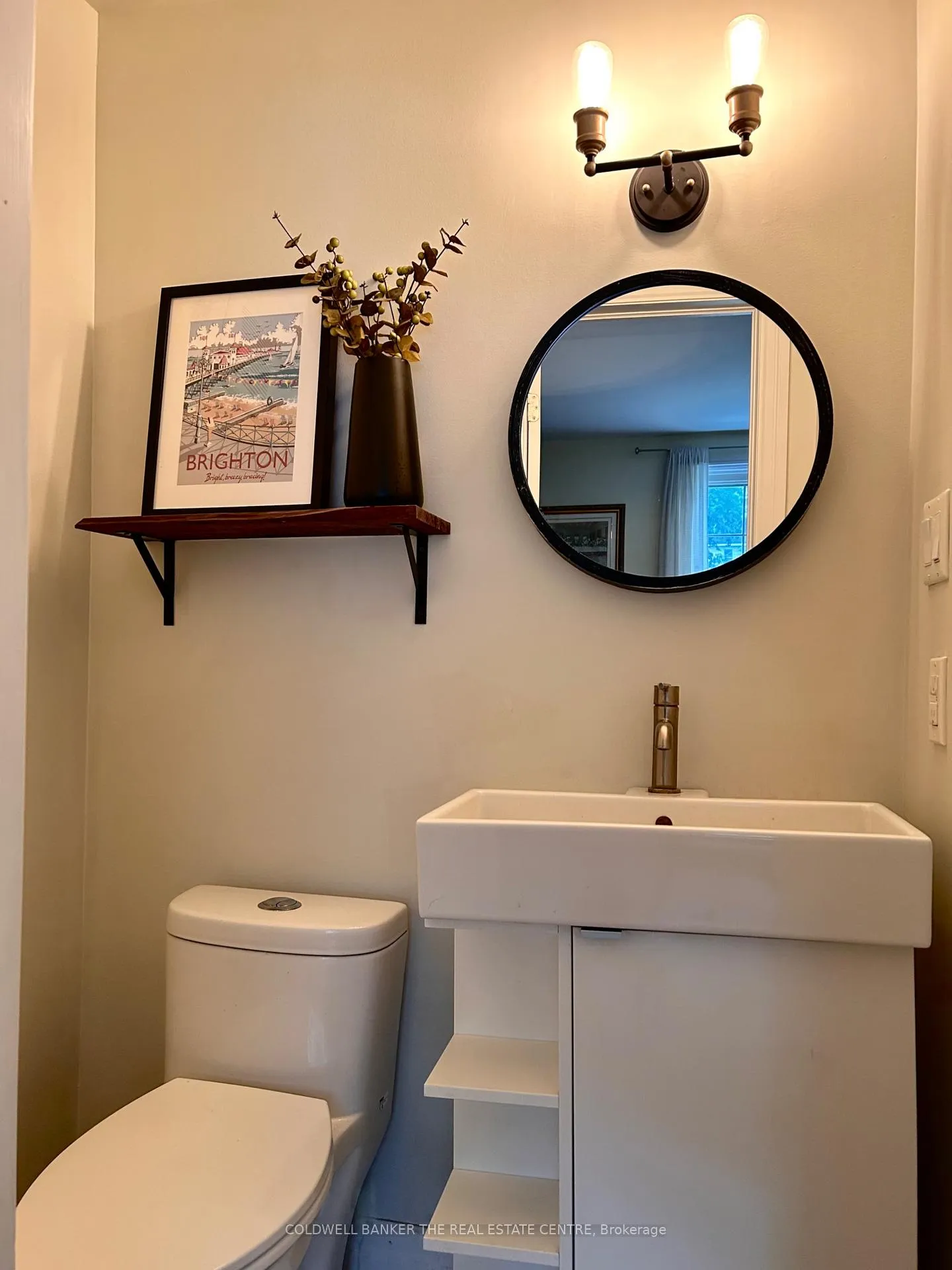 Photo 10 of 35 Grove Street E, Barrie, Wellington — HOMEH