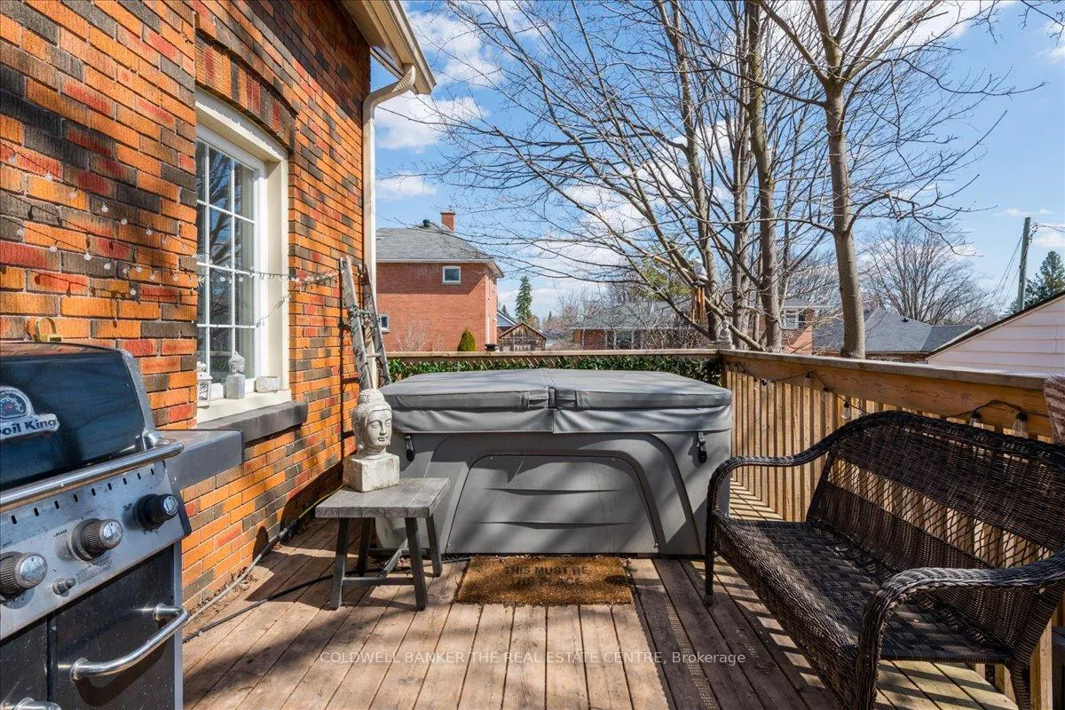 Photo 16 of 35 Grove Street E, Barrie, Wellington — HOMEH
