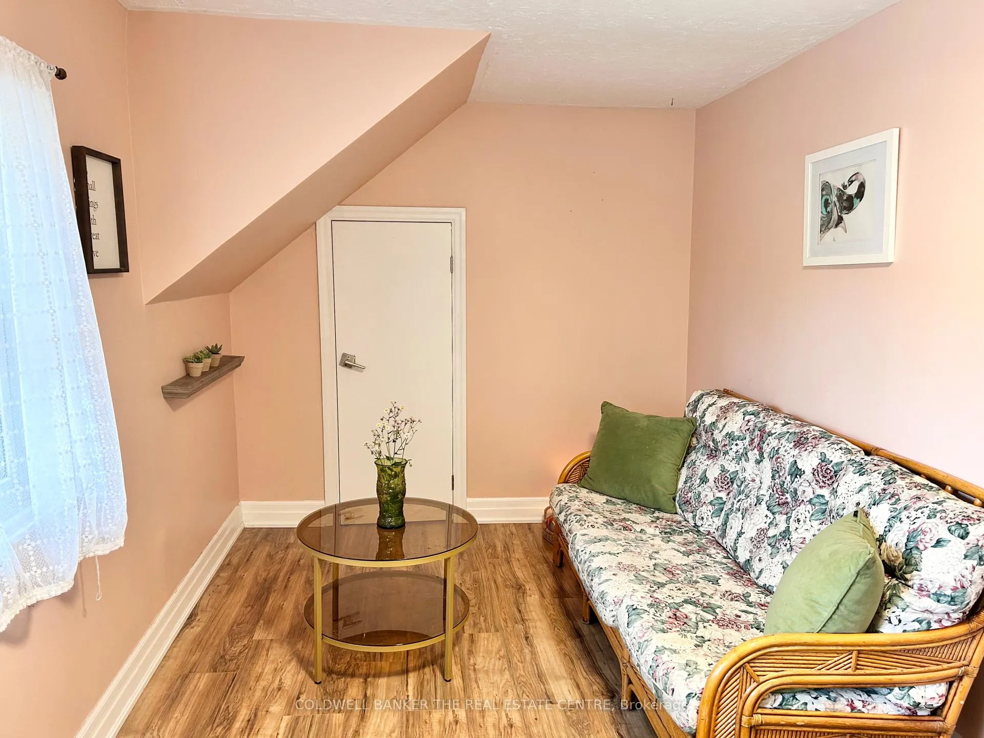 Photo 12 of 35 Grove Street E, Barrie, Wellington — HOMEH