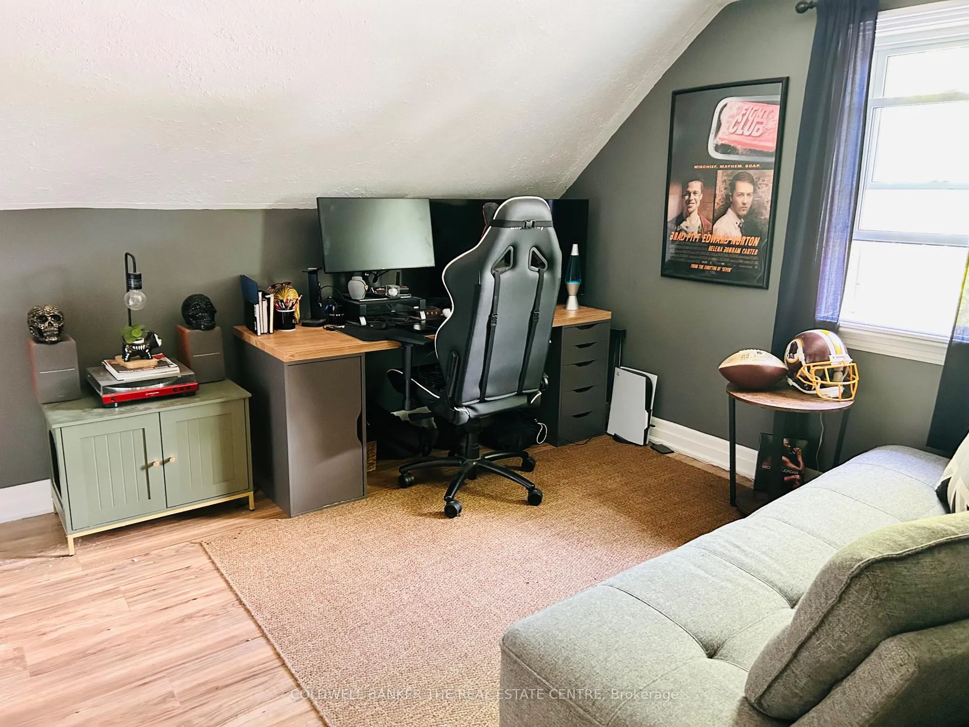 Photo 15 of 35 Grove Street E, Barrie, Wellington — HOMEH