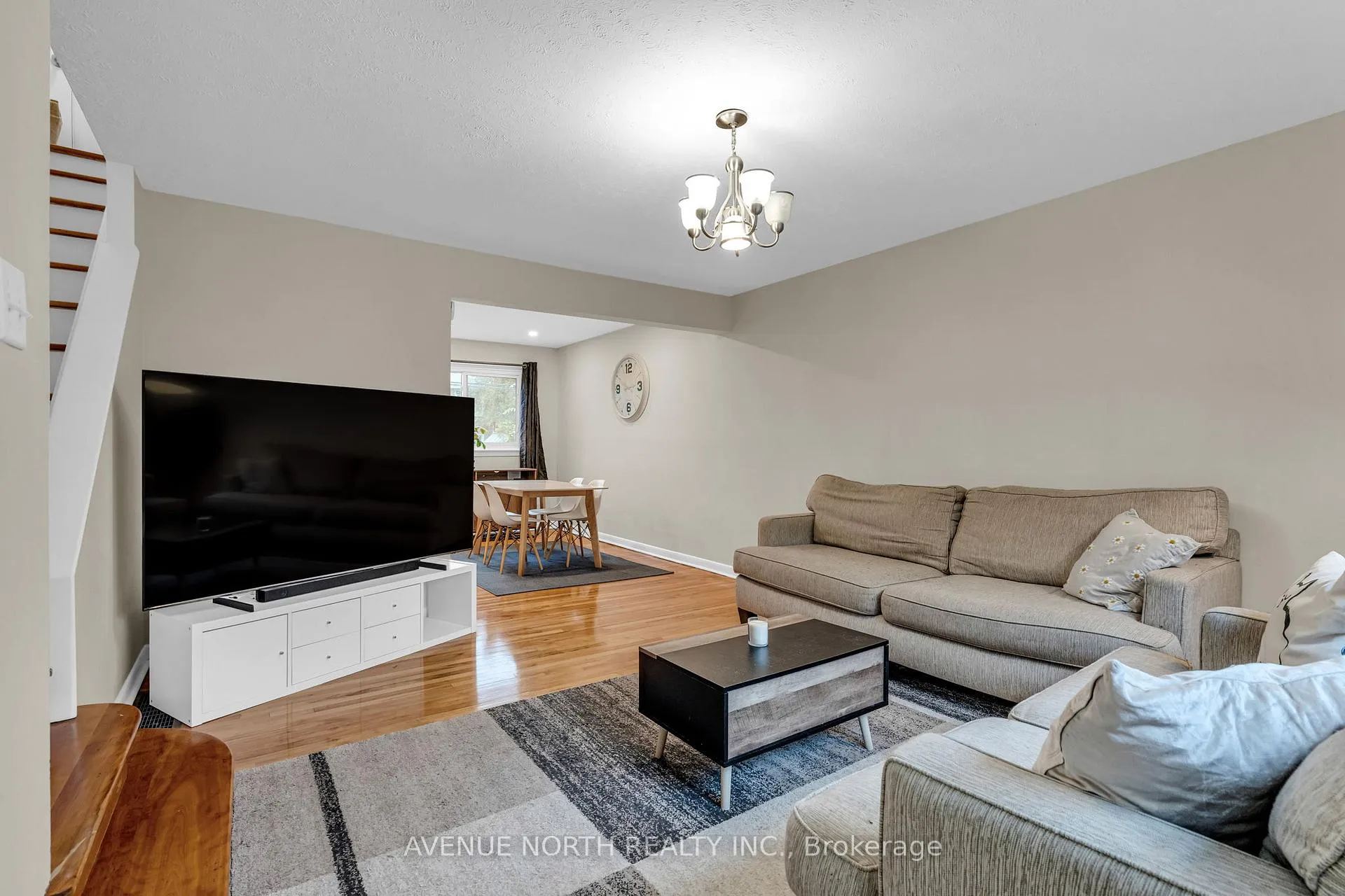 Photo 4 of 1202 Summerville Avenue, Ottawa, Carlington — HOMEH