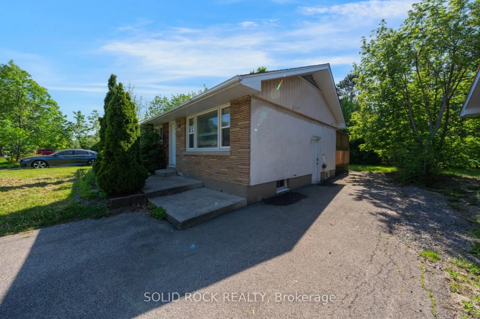 Photo 3 of 84 Jacobson Avenue, St. Catharines, Glendale/Glenridge — HOMEH