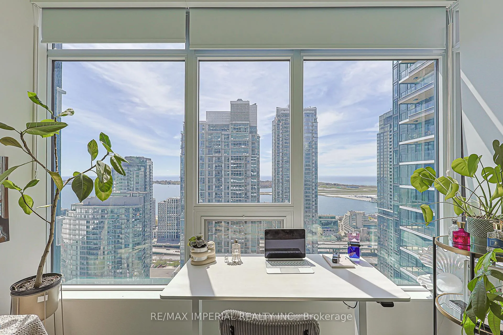 Photo 20 of Unit 3510, 1 Concord cityplace Way, Toronto, Waterfront Communities — HOMEH