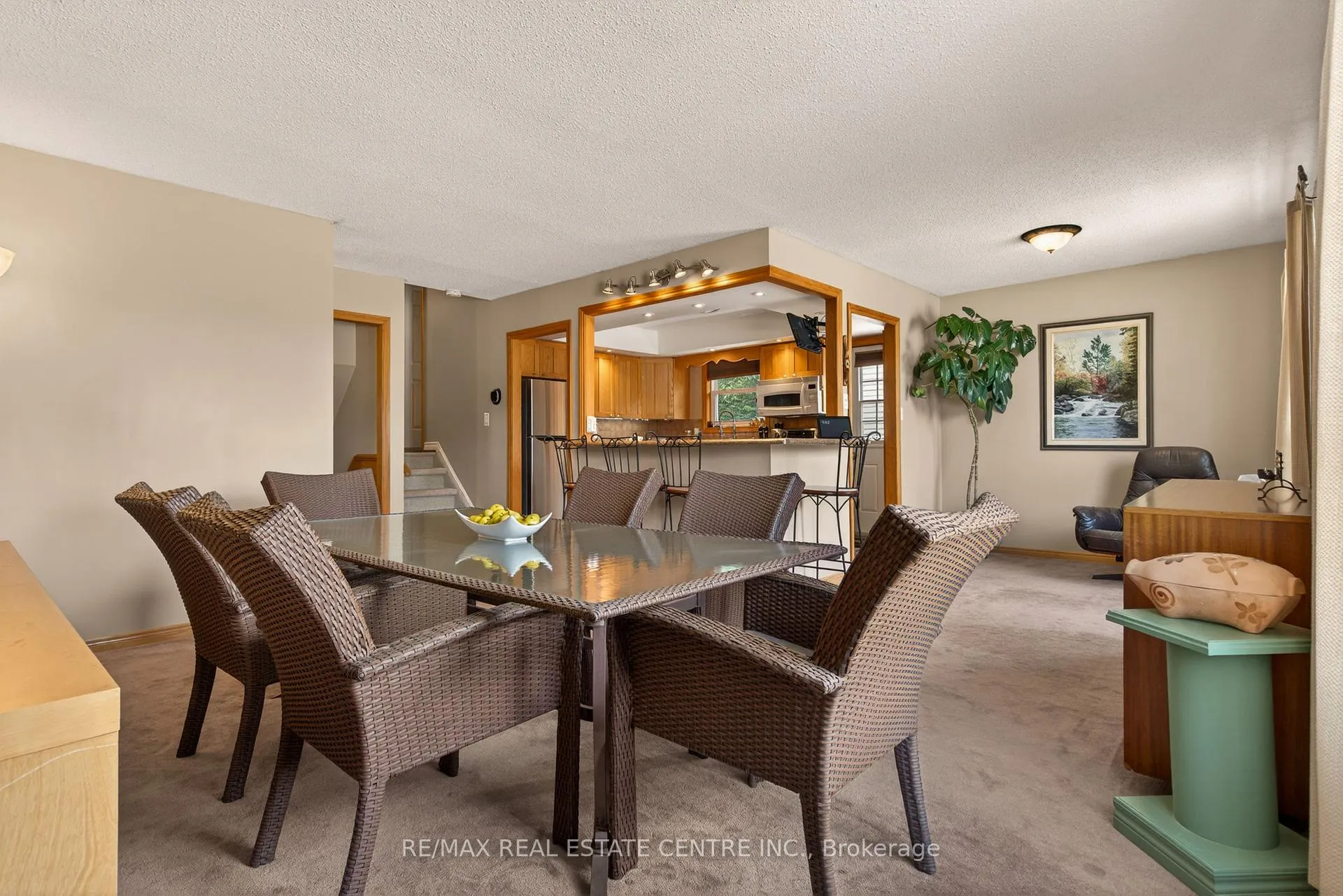 Photo 8 of 20 Nordale Crescent, Hamilton, Stoney Creek Mountain — HOMEH