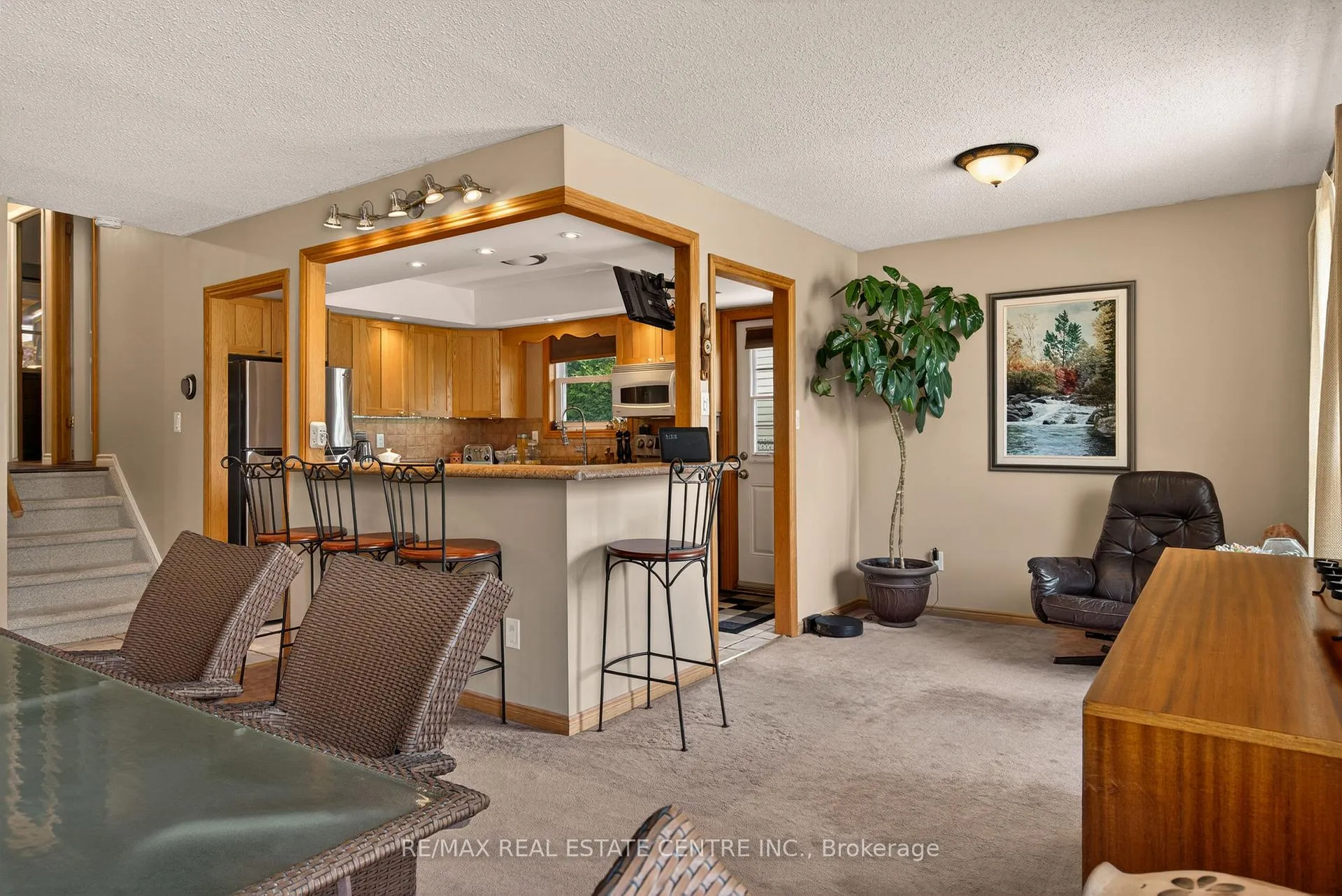 Photo 9 of 20 Nordale Crescent, Hamilton, Stoney Creek Mountain — HOMEH