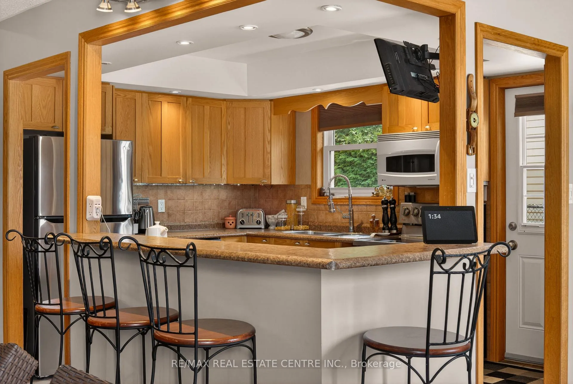 Photo 10 of 20 Nordale Crescent, Hamilton, Stoney Creek Mountain — HOMEH