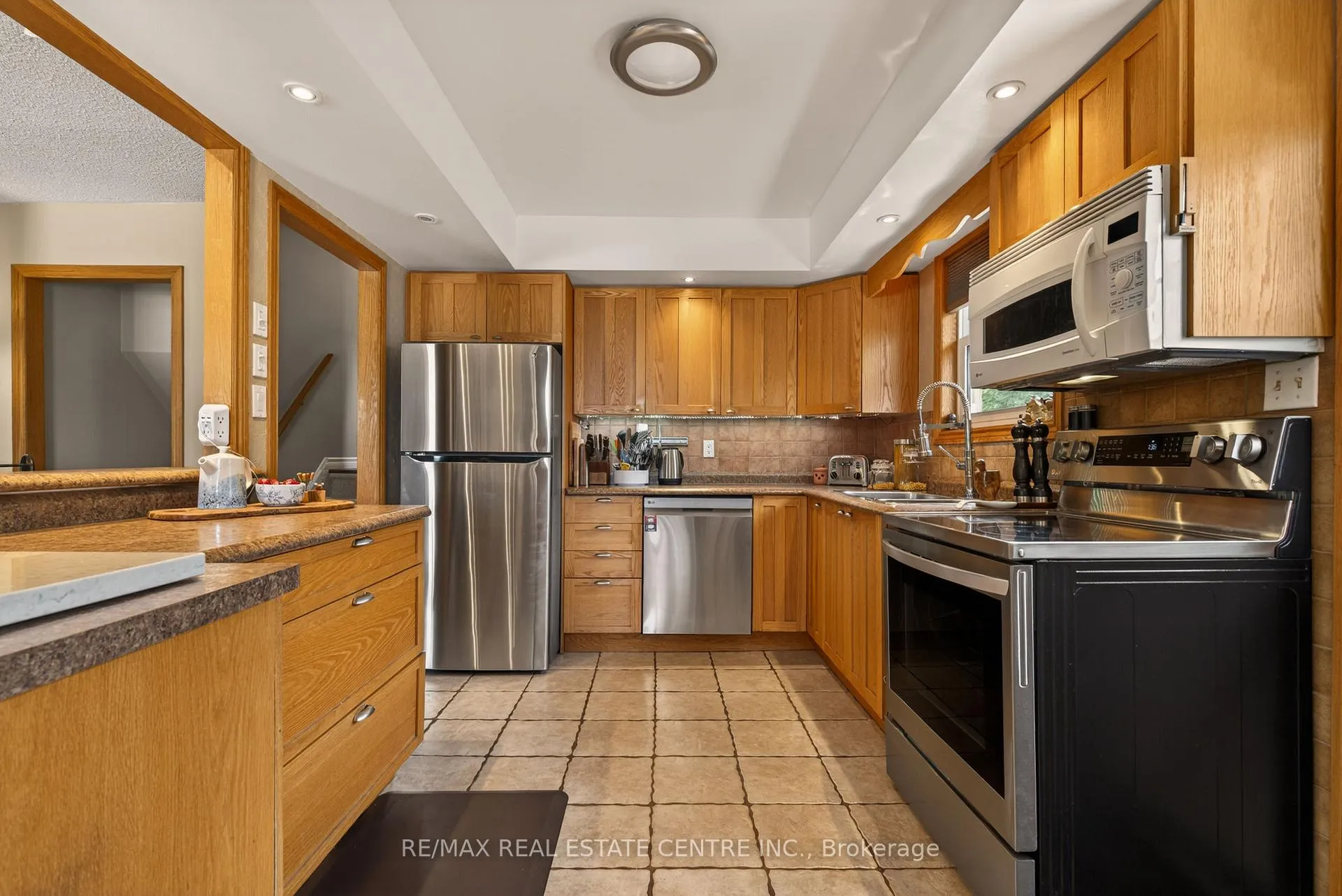 Photo 12 of 20 Nordale Crescent, Hamilton, Stoney Creek Mountain — HOMEH