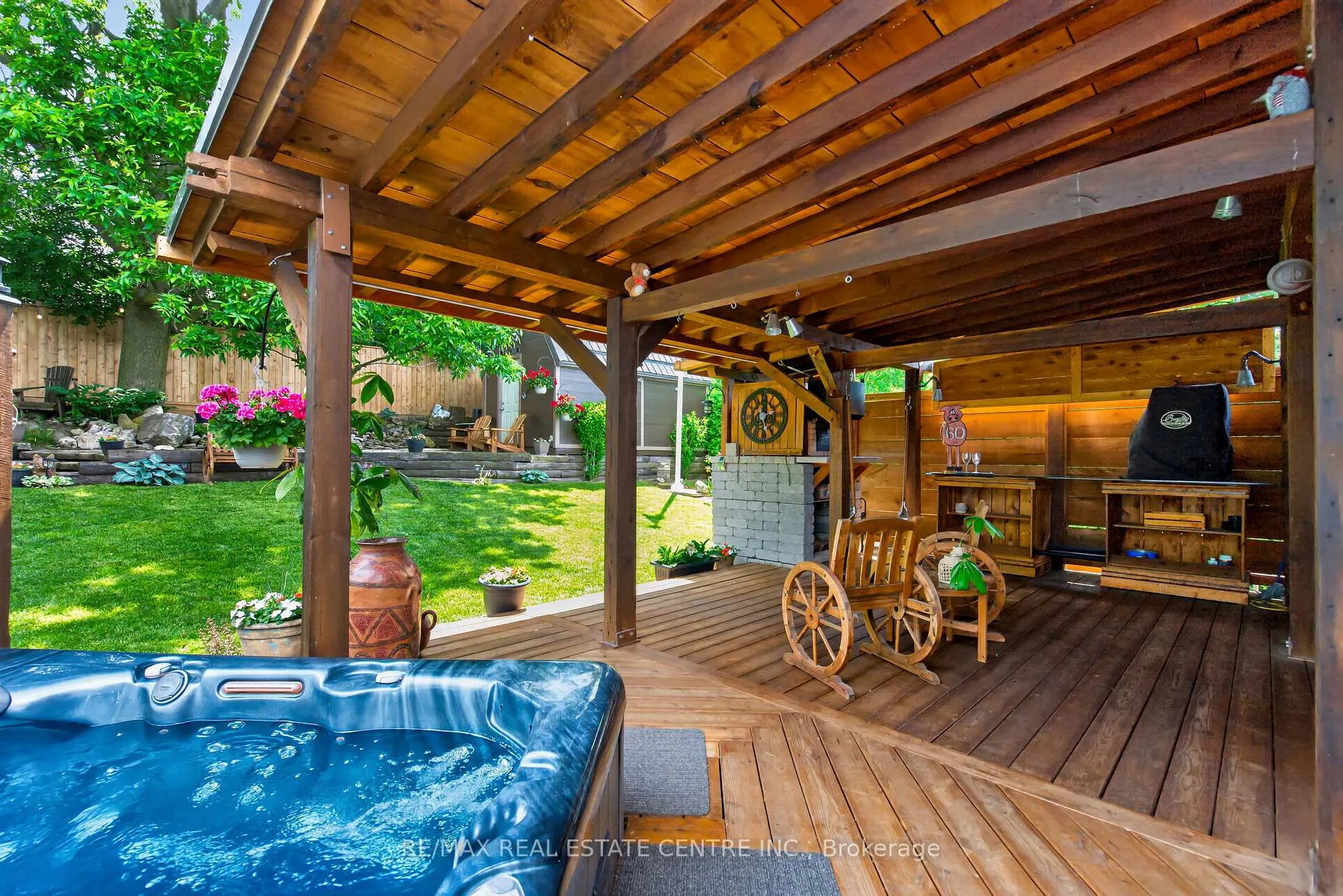 Photo 37 of 20 Nordale Crescent, Hamilton, Stoney Creek Mountain — HOMEH