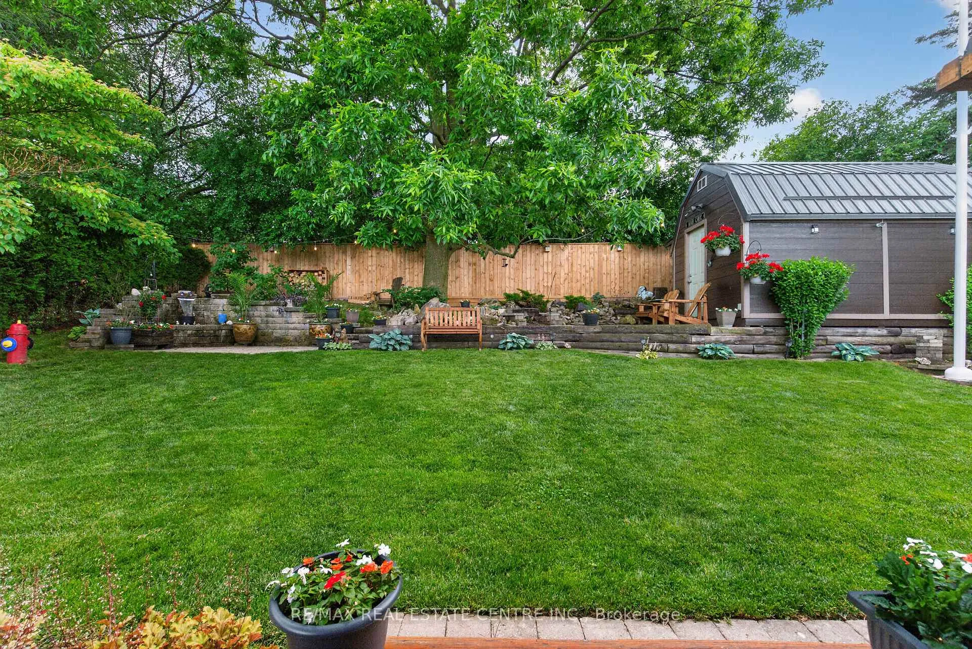 Photo 39 of 20 Nordale Crescent, Hamilton, Stoney Creek Mountain — HOMEH