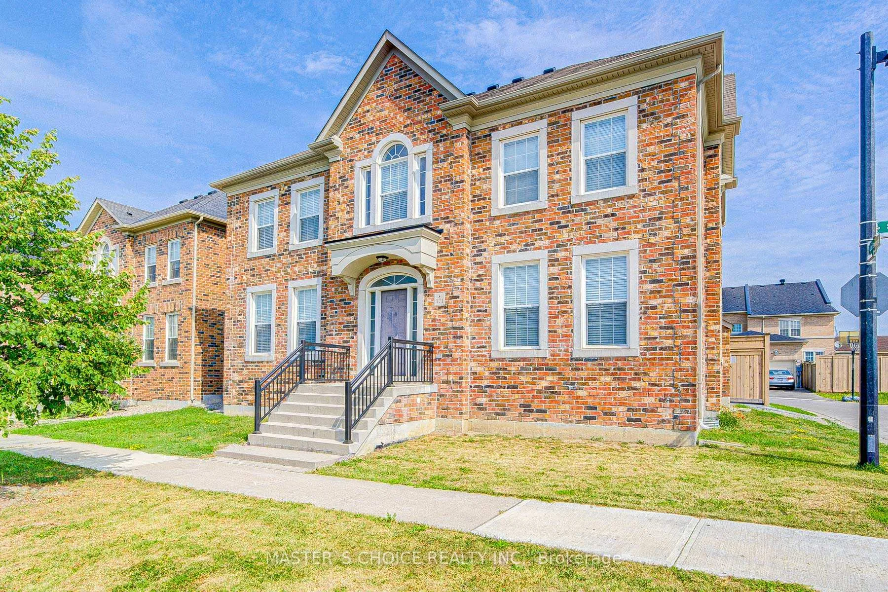 Photo 4 of 171 Staglin Court, Markham, Cathedraltown — HOMEH