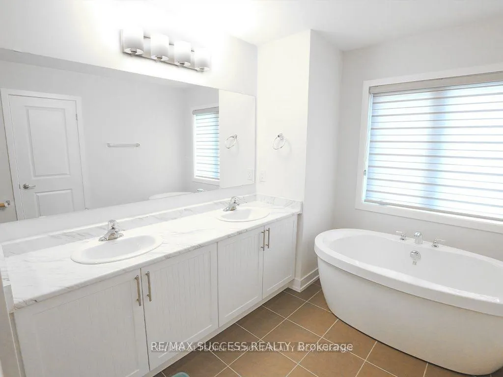 Photo 4 of 605 Etheridge Avenue, Milton, Cobban — HOMEH