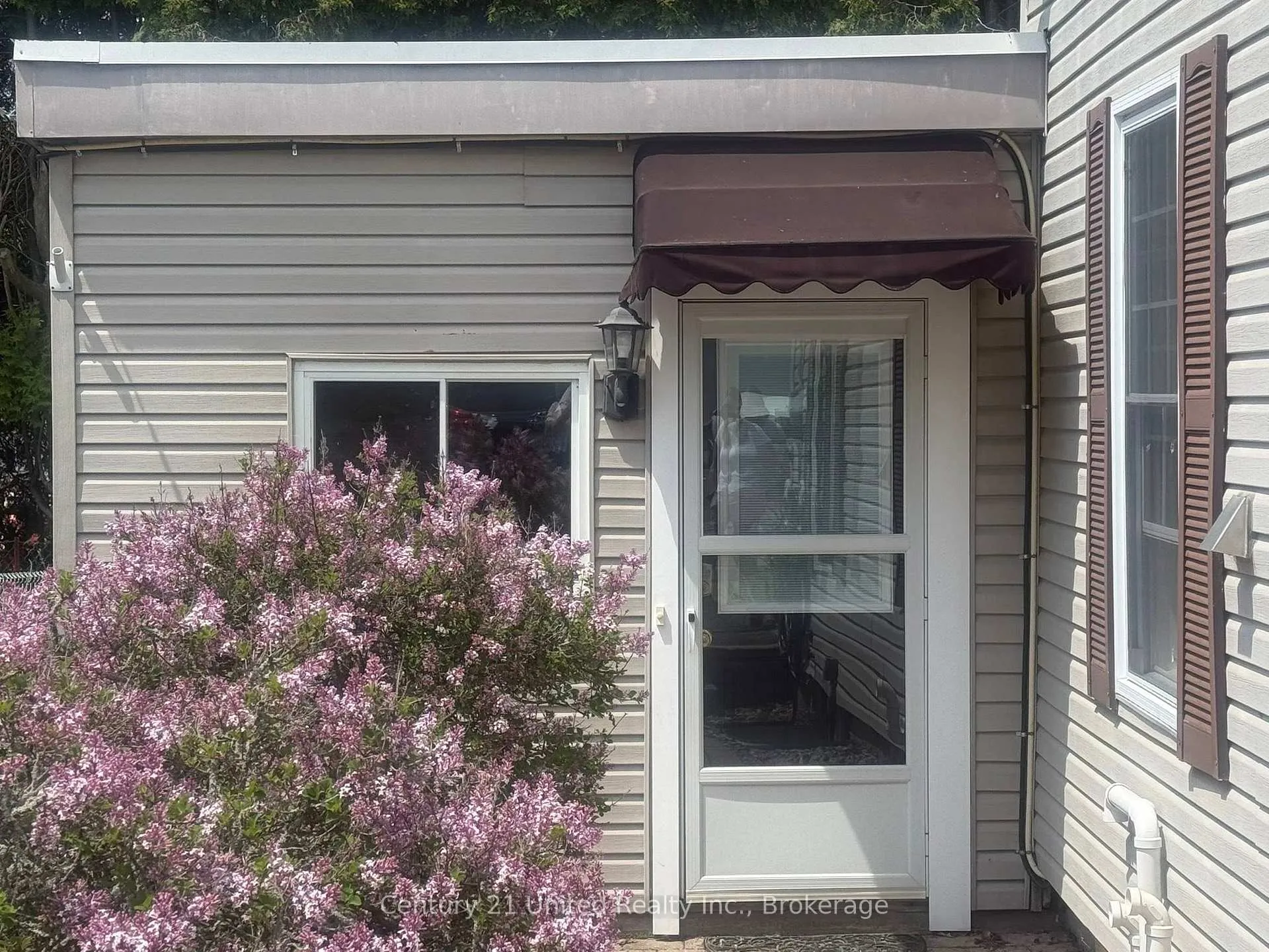 Front of Unit 2, 249 Margaret Street