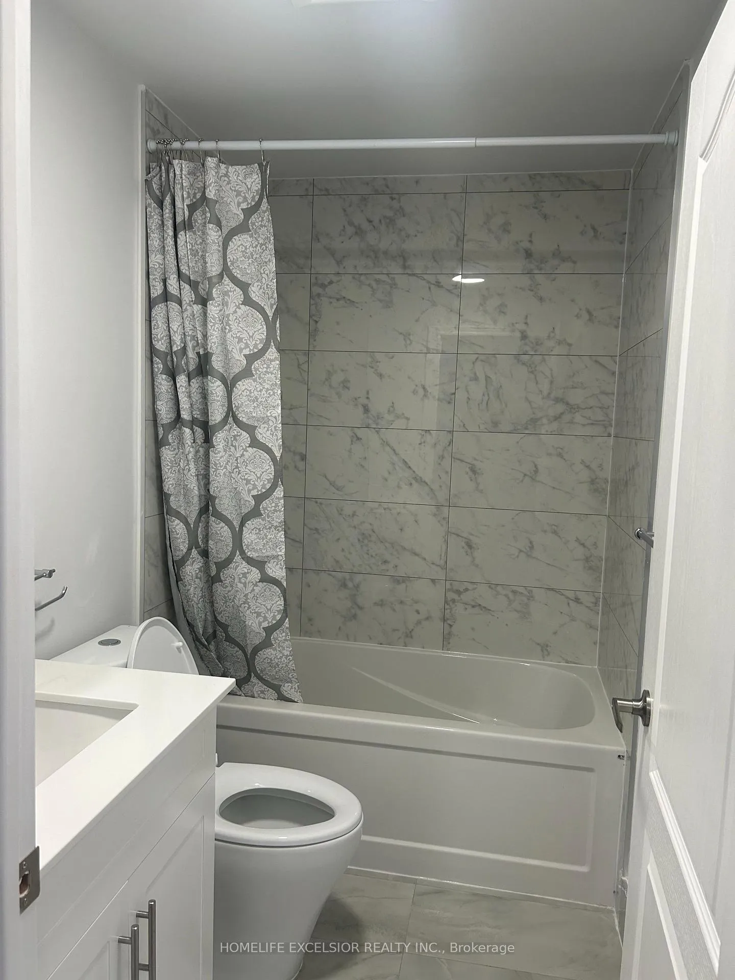 Photo 3 of Unit Unit 2, 3 Simcoe Street S, Oshawa, Central — HOMEH