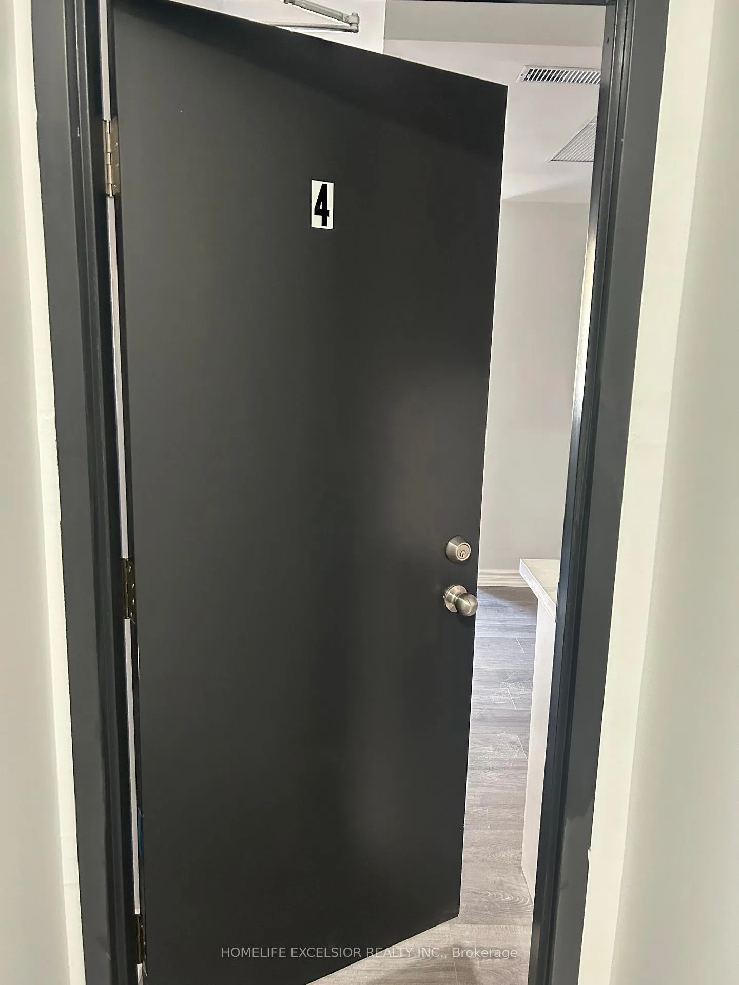 Photo 2 of Unit Unit 4, 3 Simcoe Street S, Oshawa, Central — HOMEH