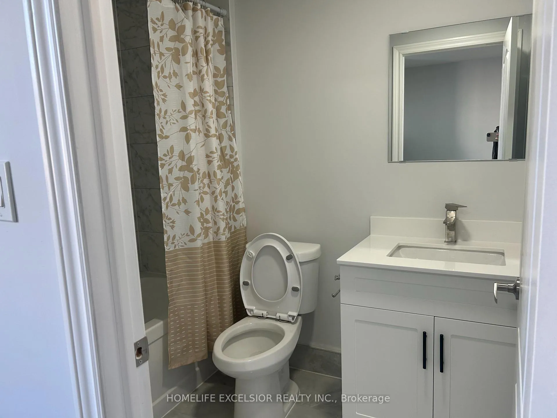 Photo 4 of Unit Unit 4, 3 Simcoe Street S, Oshawa, Central — HOMEH