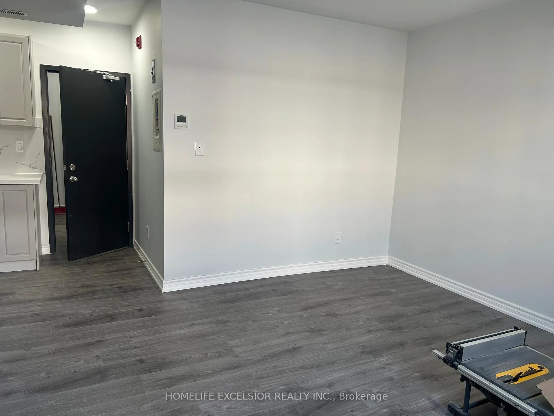Photo 5 of Unit Unit 4, 3 Simcoe Street S, Oshawa, Central — HOMEH