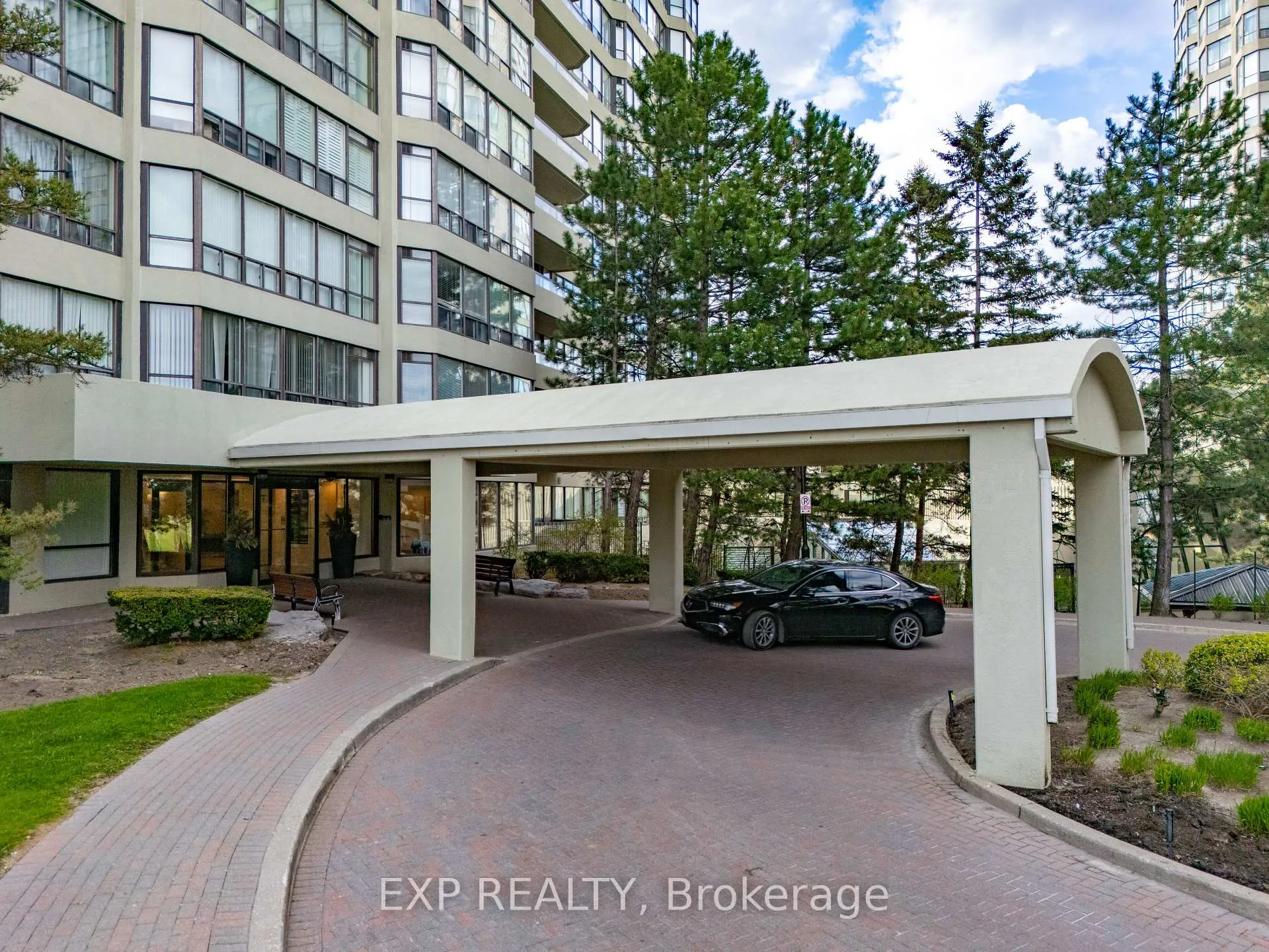 Photo 4 of Unit 1710, 22 Hanover Road, Brampton, Queen Street Corridor — HOMEH