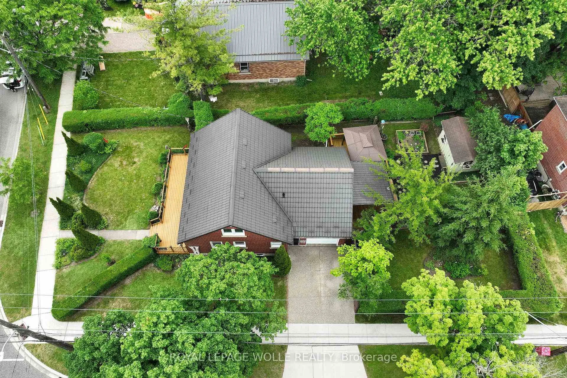 Photo 4 of 5 Brentwood Avenue, Kitchener — HOMEH