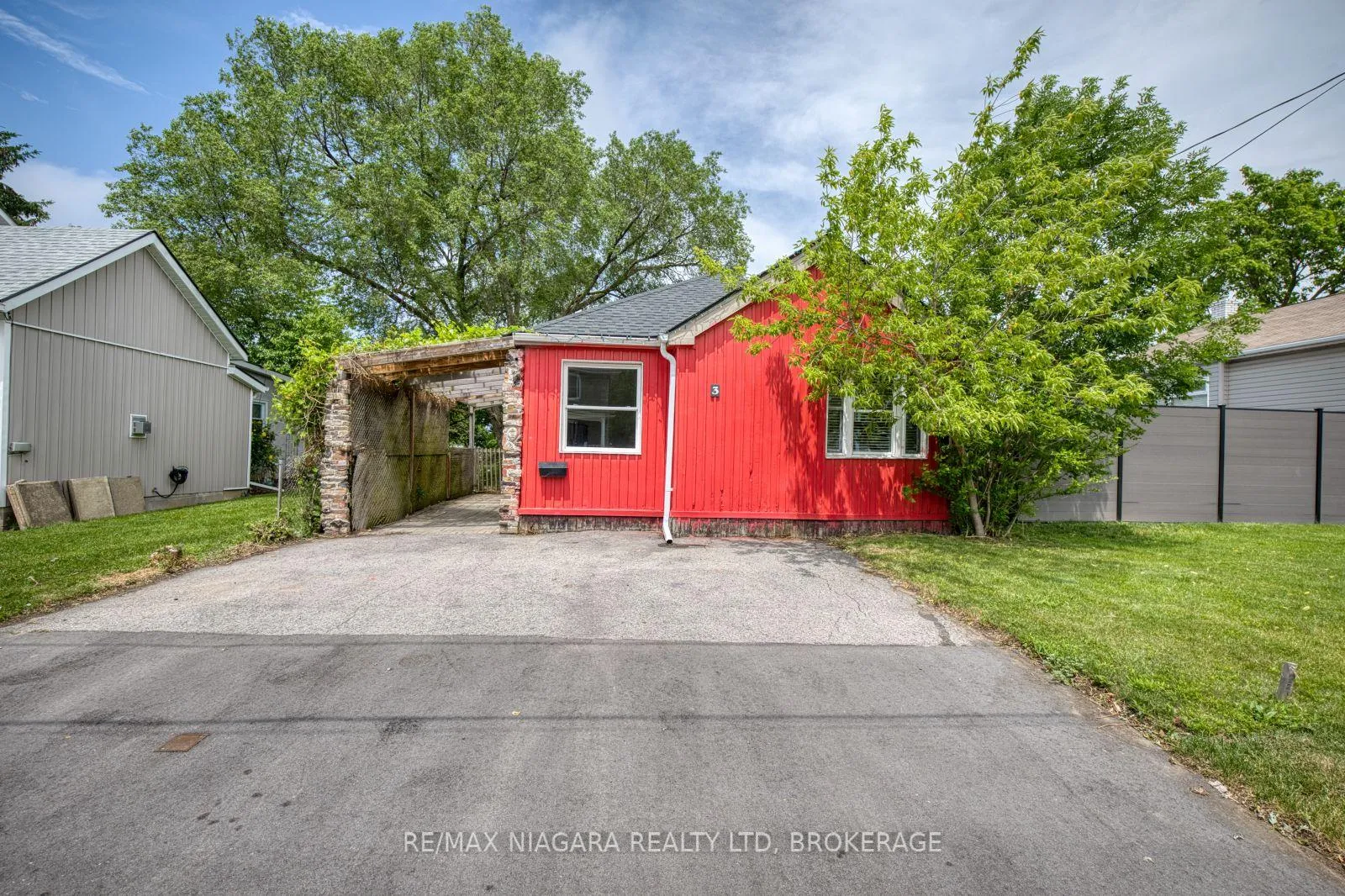 Photo 4 of 3 Phelps Street, St. Catharines, Oakdale — HOMEH