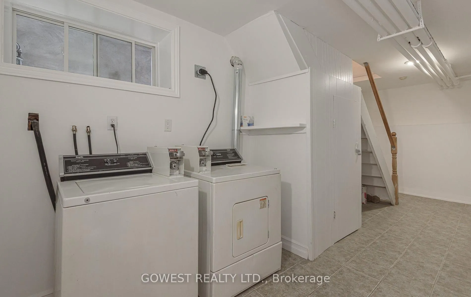 Photo 4 of Unit 4, 134 Grenadier Road, Toronto, High Park-Swansea — HOMEH
