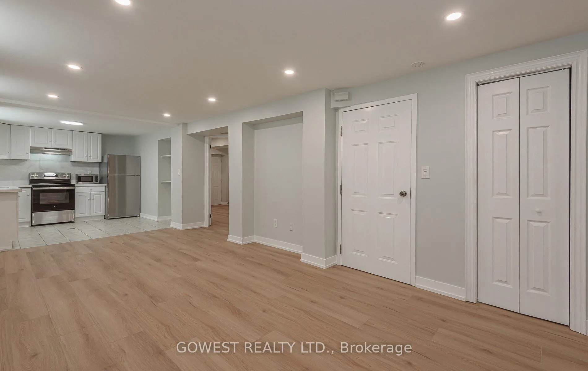 Photo 5 of Unit 4, 134 Grenadier Road, Toronto, High Park-Swansea — HOMEH