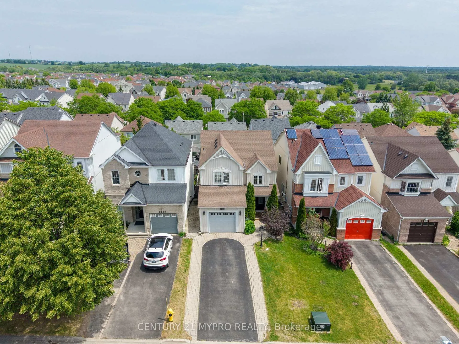 Photo 2 of 1117 Tall Pine Avenue E, Oshawa, Pinecrest — HOMEH