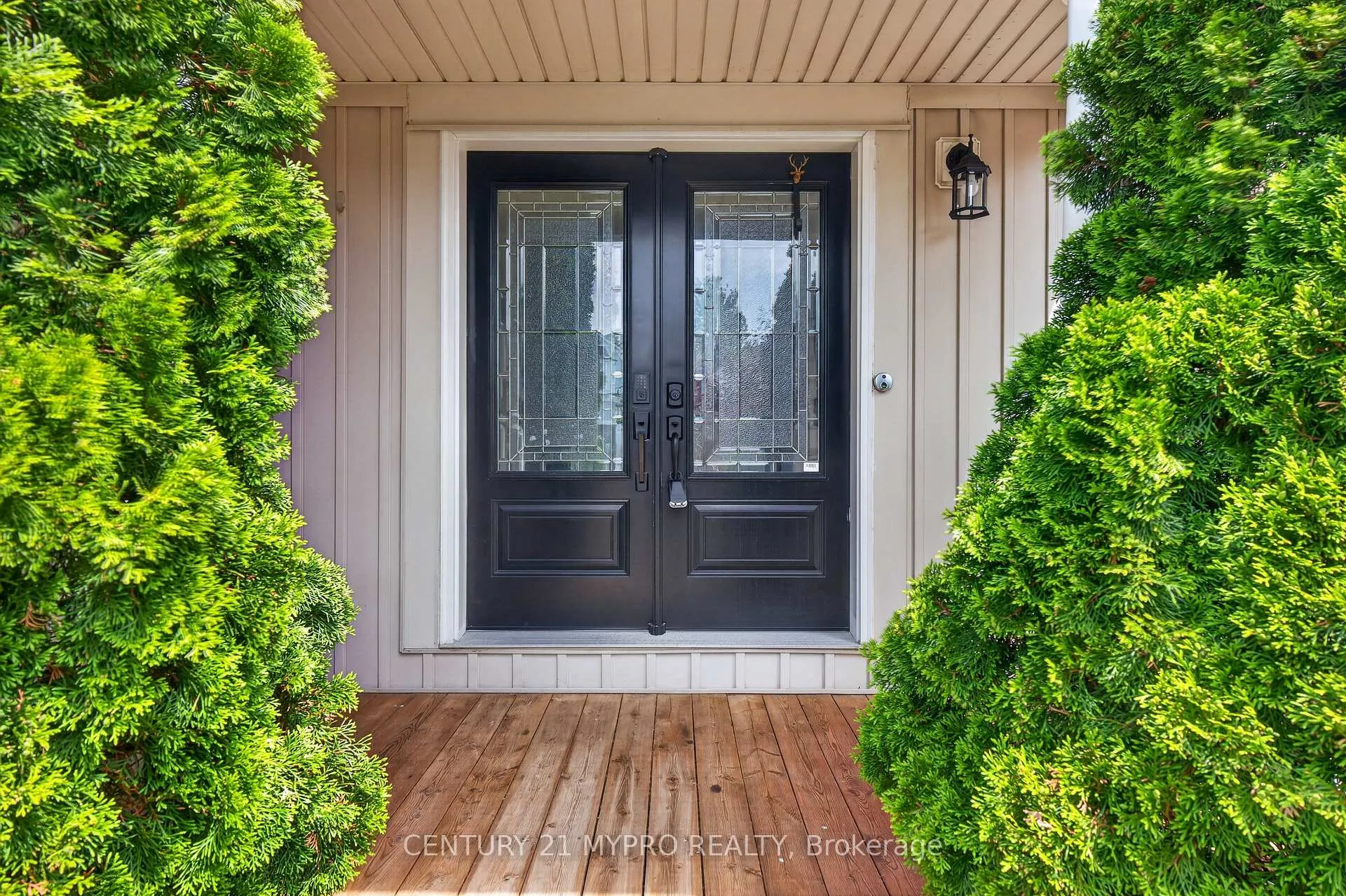 Photo 3 of 1117 Tall Pine Avenue E, Oshawa, Pinecrest — HOMEH