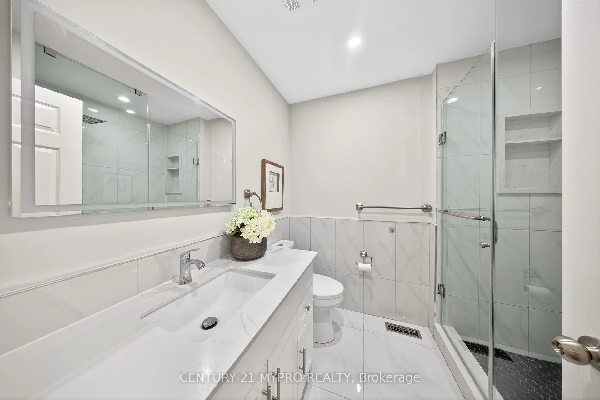Photo 24 of 1117 Tall Pine Avenue E, Oshawa, Pinecrest — HOMEH