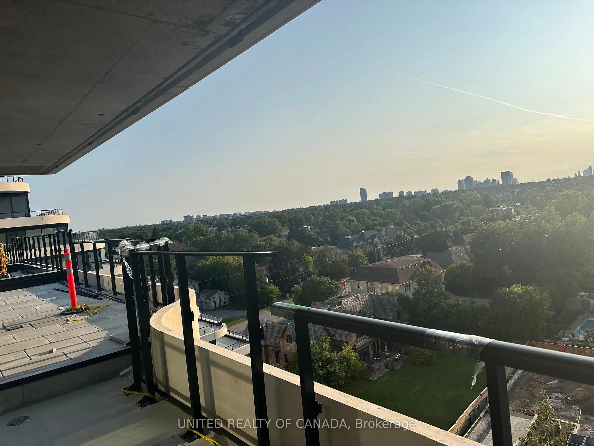 Photo 5 of Unit 827, 8188 Yonge Street, Vaughan, Uplands — HOMEH