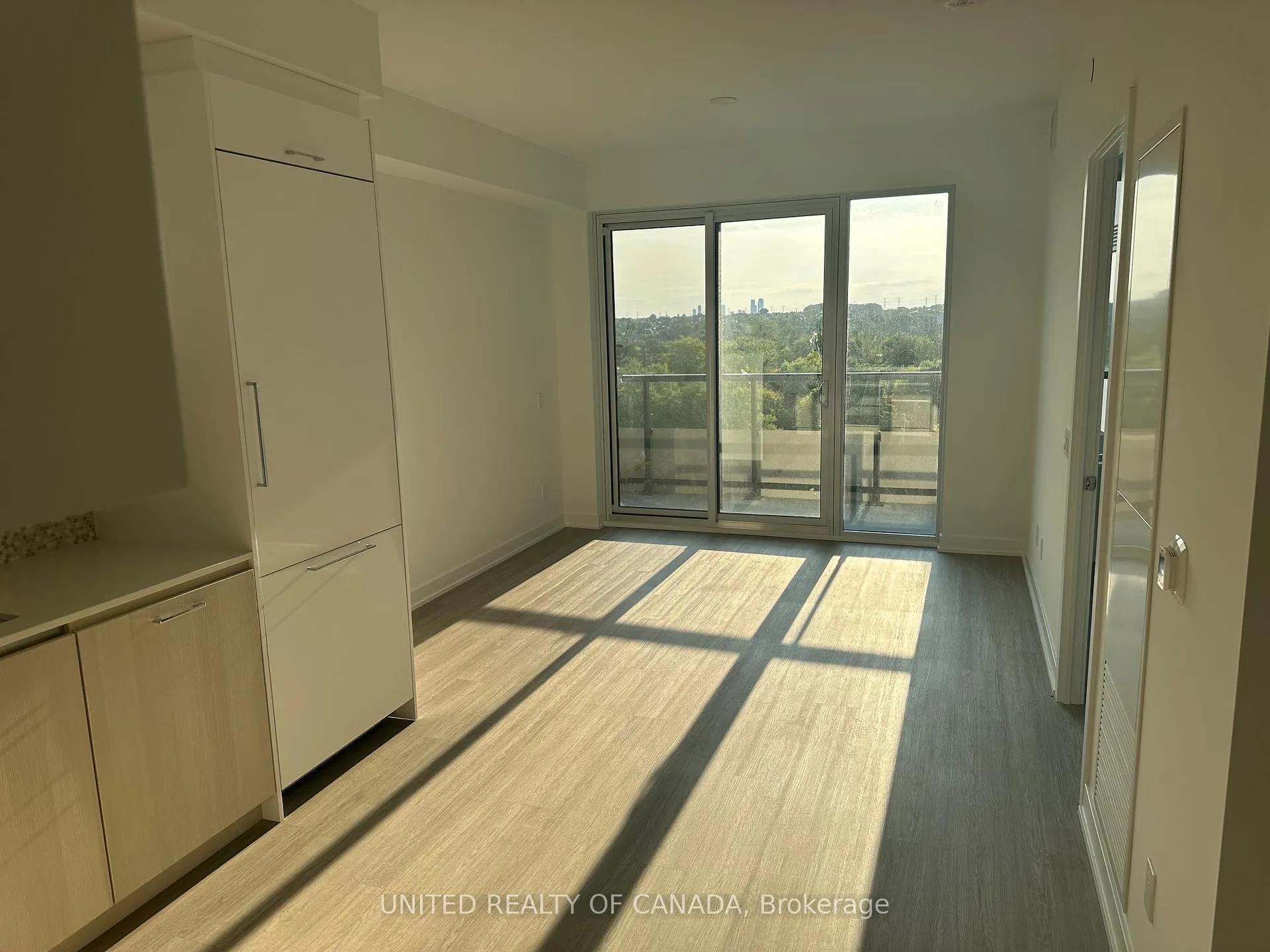Photo 6 of Unit 827, 8188 Yonge Street, Vaughan, Uplands — HOMEH