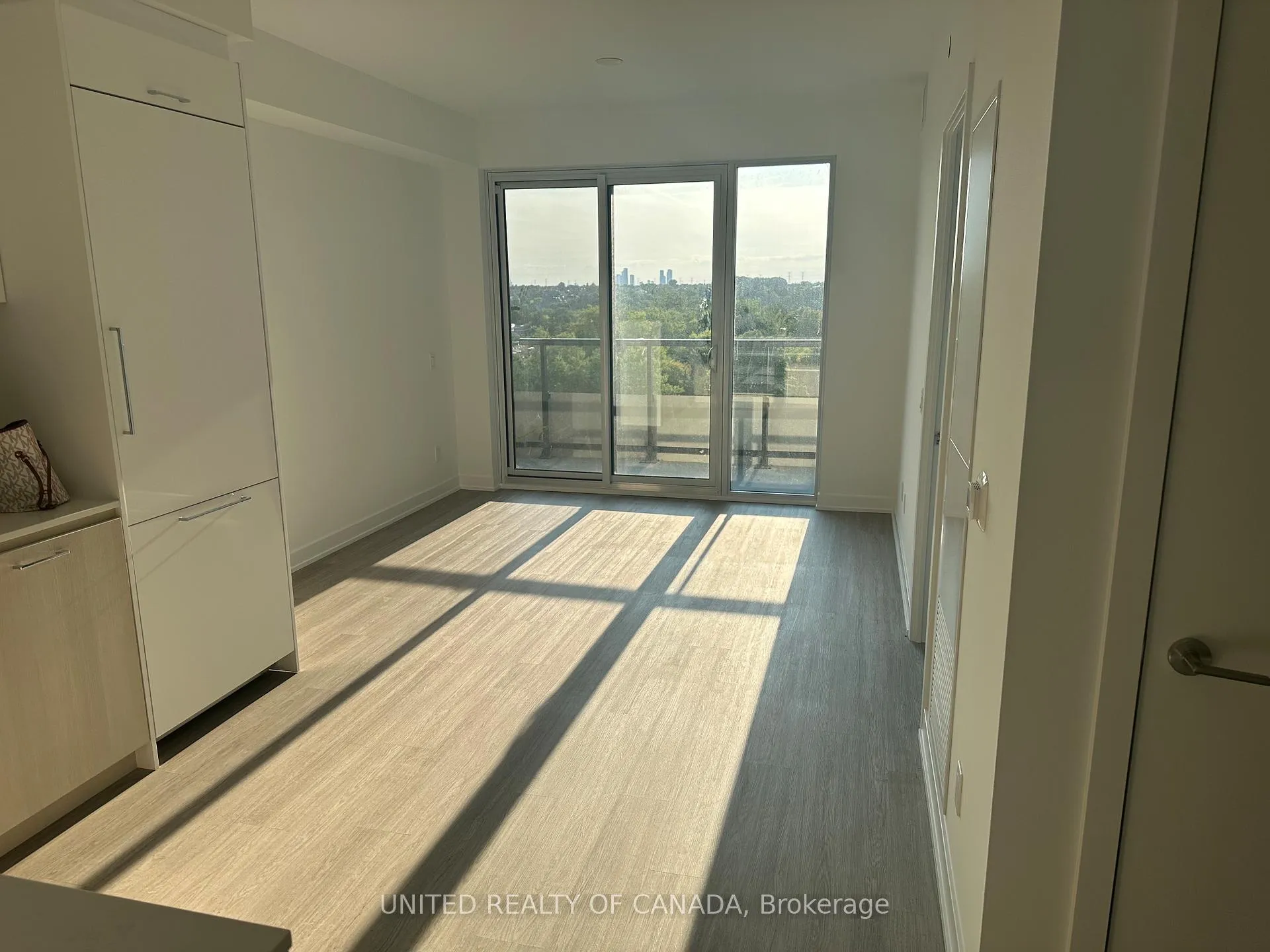 Photo 7 of Unit 827, 8188 Yonge Street, Vaughan, Uplands — HOMEH
